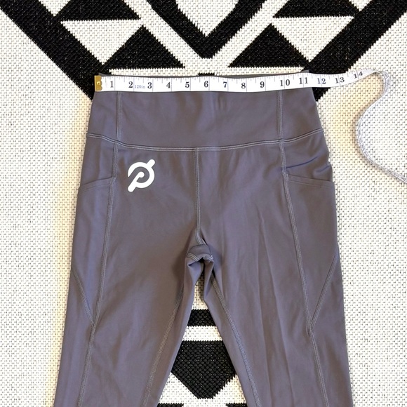 Peloton Essential Tulip Hem Legging in Grey Small - Picture 6 of 12